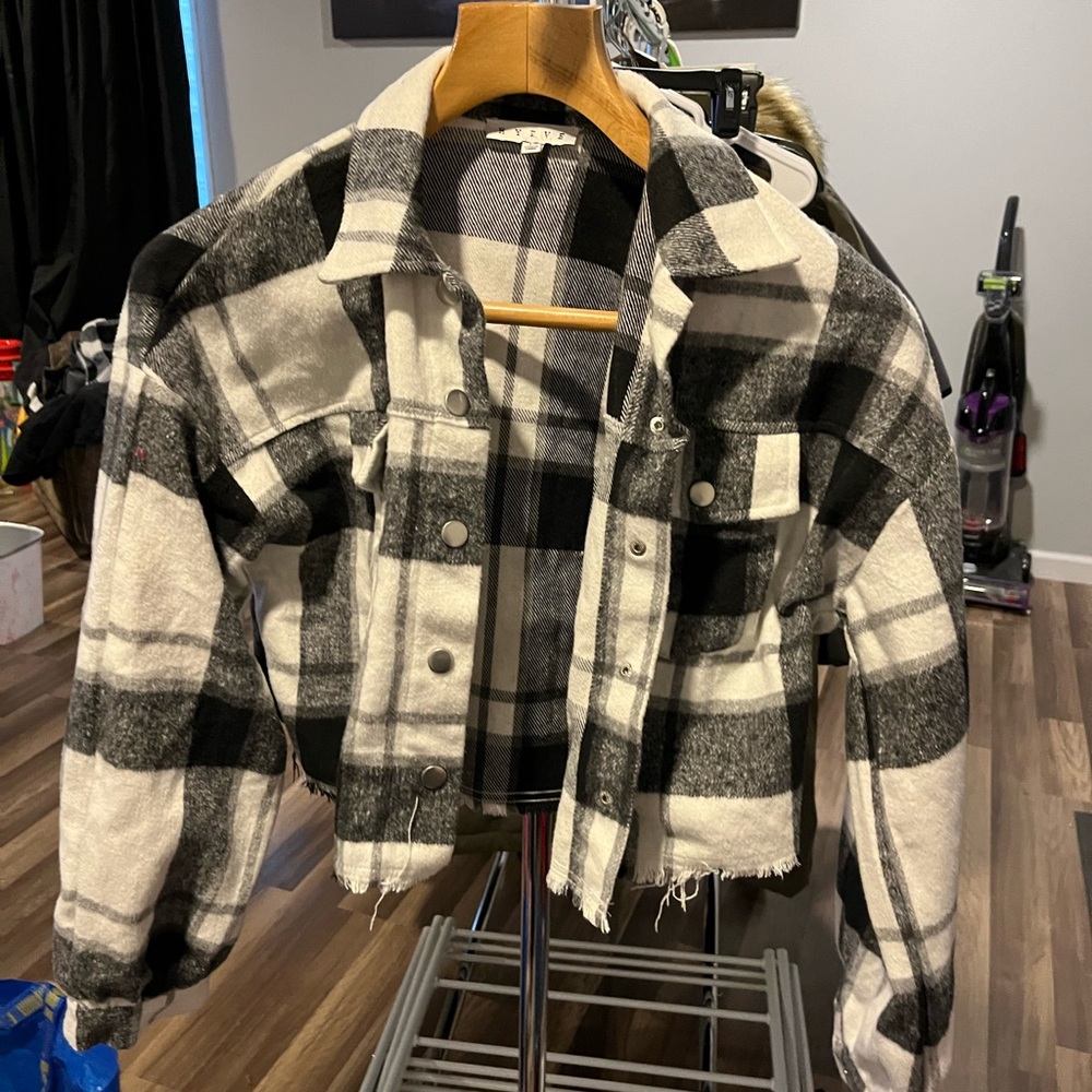 Cropped Shacket L